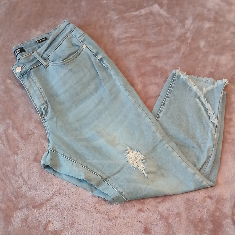 Judy Blue Distressed Skinny Fit Light Blue Capri Jeans Women's 16W - Picture 5 of 7